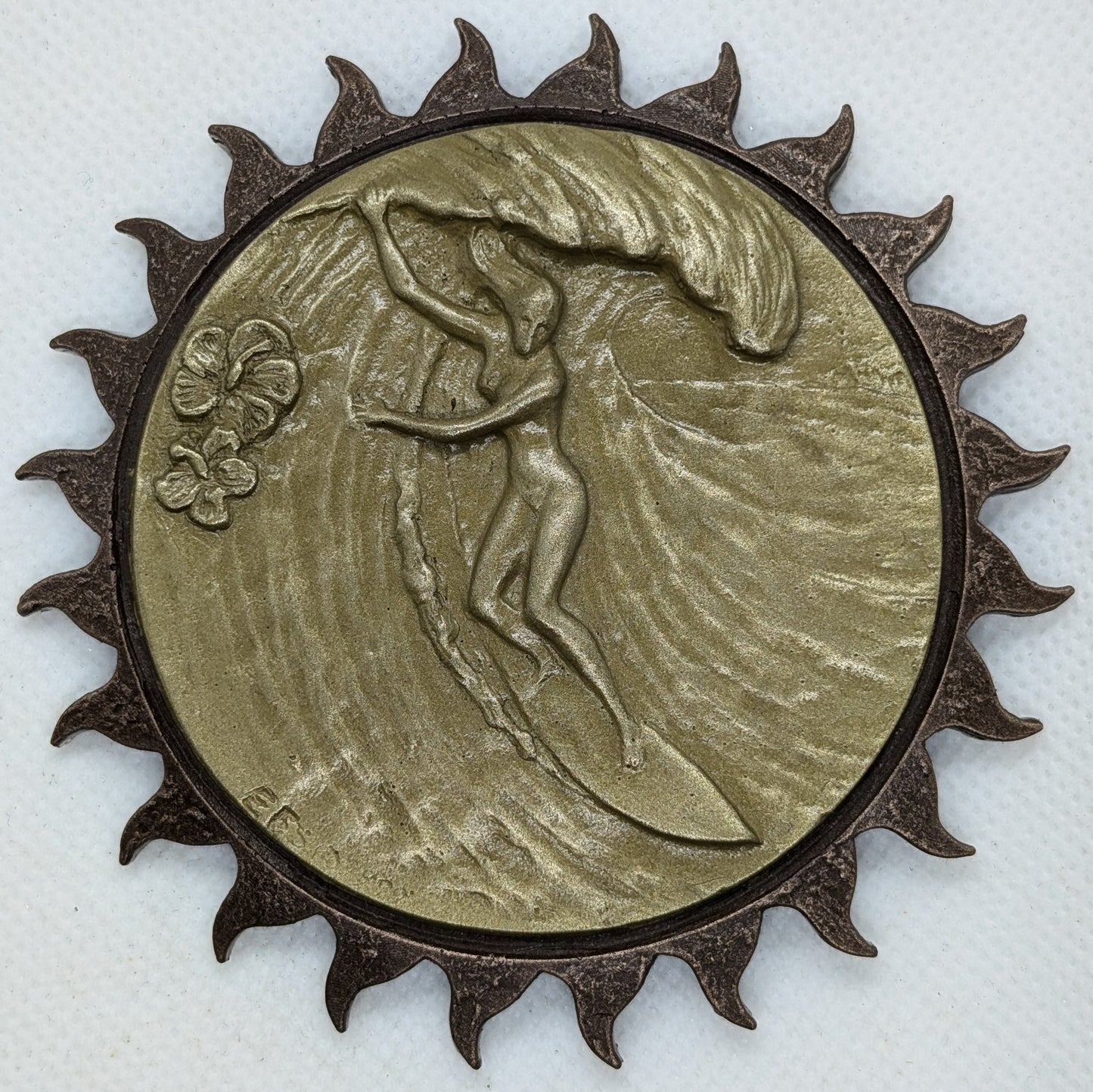 Surf Award Medallion "Dropping in Girl"(sunset beach)